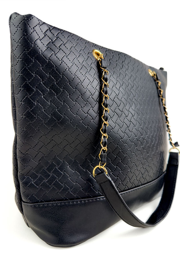 BLACK DECORATIVE CHAIN HAND BAG
